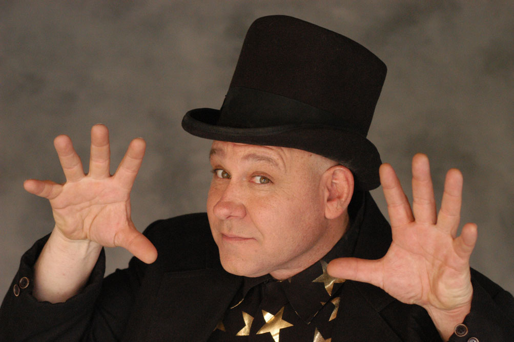 Brandon_Scott_bilingual_magician_Los Angeles